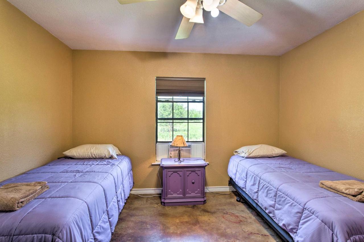 Texas Cabin On 130 Acres Walk To Lake Ray Roberts Collinsville Ngoại thất bức ảnh